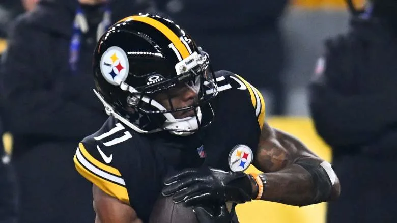 Former Pittsburgh Steelers wide receiver Marquez Valdes-Scantling visited the Las Vegas Raiders on Thursday.