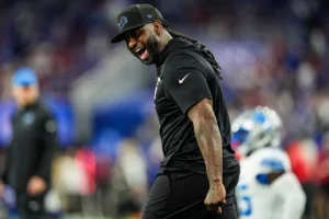 Detroit Lions defensive coordinator Kelvin Sheppard cheer on at warmup ahead of the game between Detroit Lions and Buffalo Bills